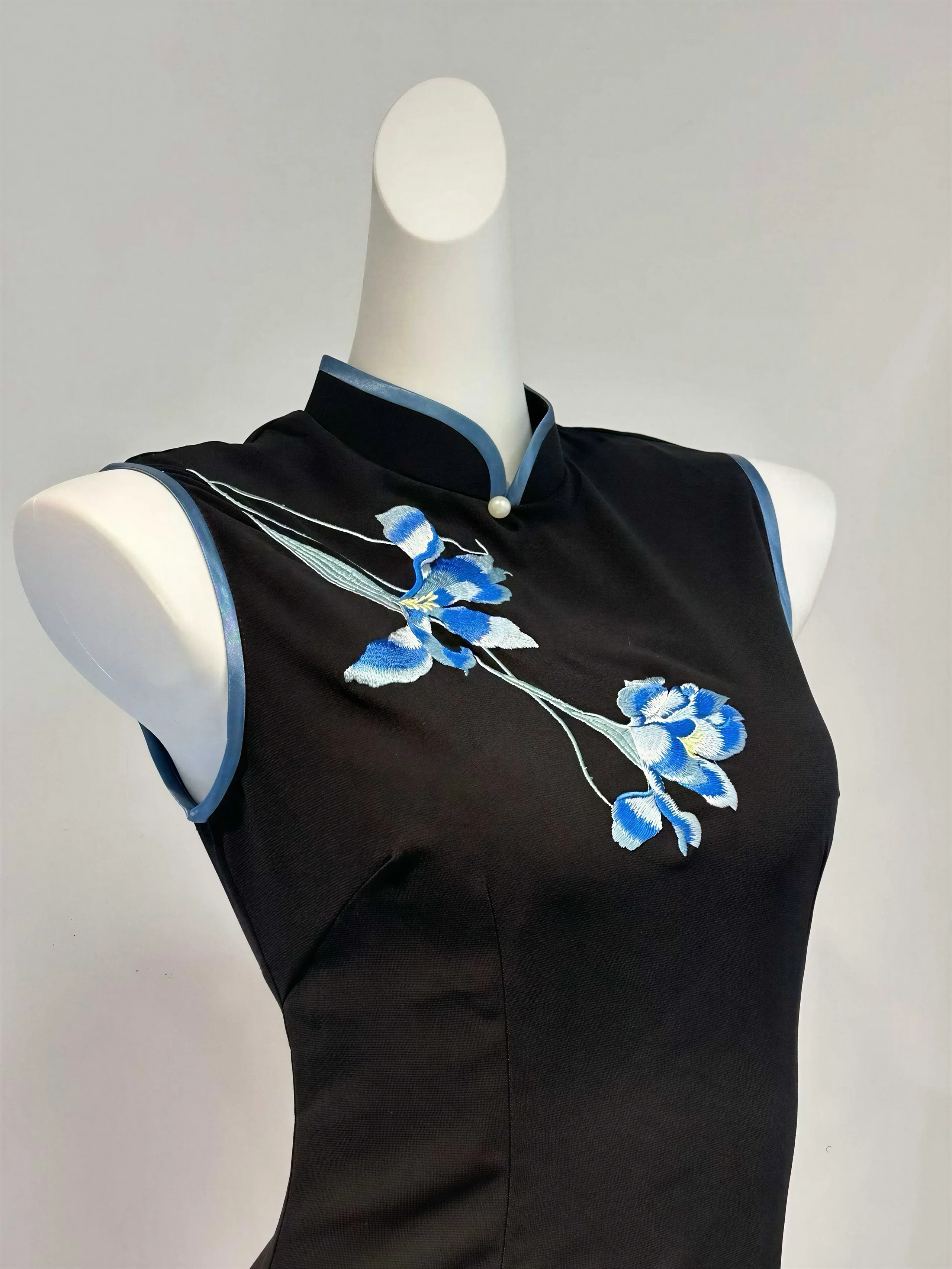 Sapphire Noir - Vista 2